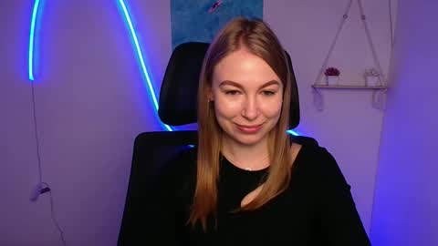 Emilia online show from October 12, 5:32 am