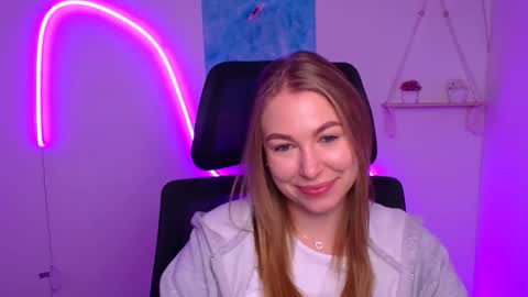 Emilia online show from November 19, 7:08 am