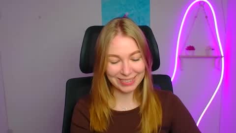 Emilia online show from April 2, 11:40 am