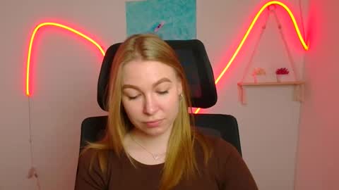Emilia online show from May 16, 5:21 am