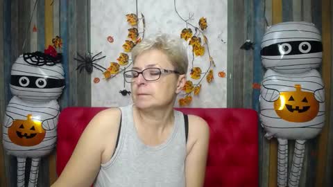 EmiliaGree online show from November 5, 8:25 pm