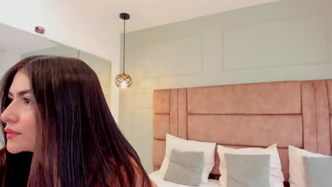 Emillie online show from December 25, 12:15 pm