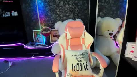 Emiliya online show from September 27, 9:38 am