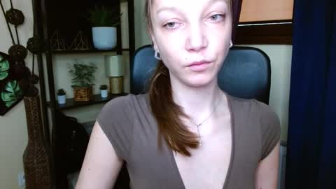 Emilly online show from March 16, 6:39 am