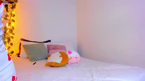 emilly online show from February 18, 11:55 am