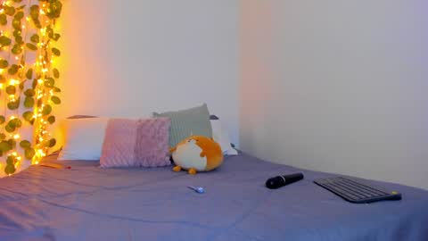 emilly online show from February 1, 8:29 am