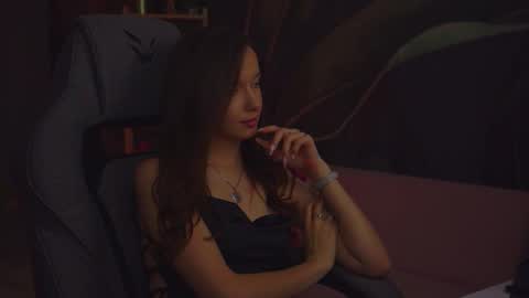 emillywade online show from December 23, 10:30 am