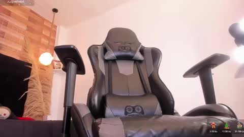 emily_brown04 online show from December 15, 11:15 am