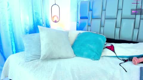 Emi  online show from September 13, 5:10 pm