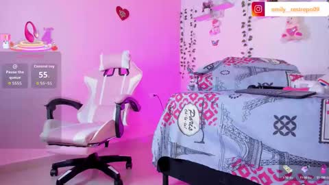 Emily online show from September 25, 6:34 am