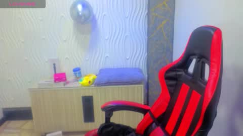       online show from November 29, 12:20 pm