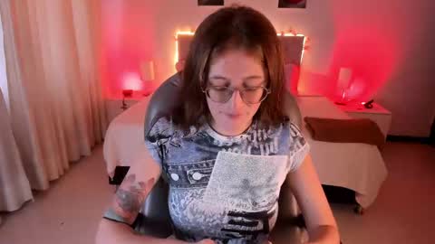emily_warren__ online show from October 3, 9:42 pm