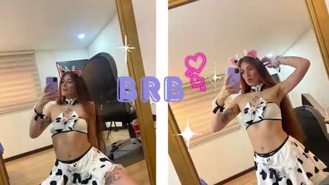 emily_warren__ online show from October 13, 8:00 pm