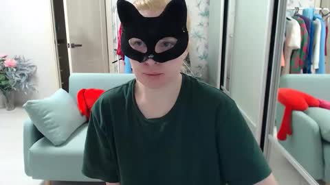 Emily online show from March 11, 5:26 pm