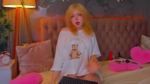 Baby Emelli online show from January 13, 6:52 am