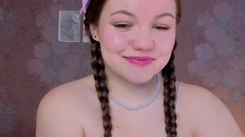 artist Emily online show from April 14, 4:01 am