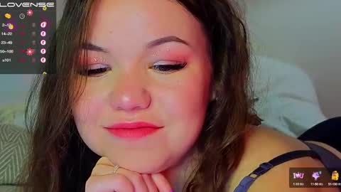 artist Emily online show from December 7, 11:23 pm