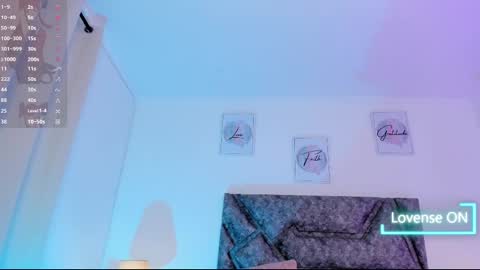 emilycat_777 online show from September 26, 7:06 am