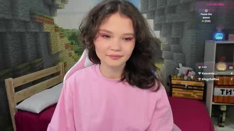 Emilyhaves online show from September 28, 5:29 pm