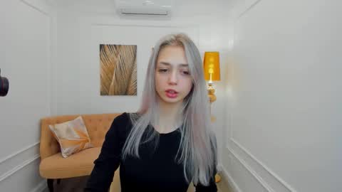 Emily online show from February 3, 7:18 pm