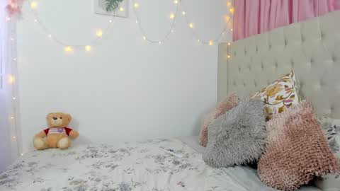 Emily online show from January 17, 9:28 pm