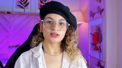 Emilyjonnes  online show from March 19, 8:46 pm