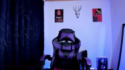  Emily Support me to have 100 likes plx online show from October 20, 9:18 pm