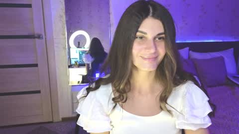 Emily online show from December 7, 8:22 am