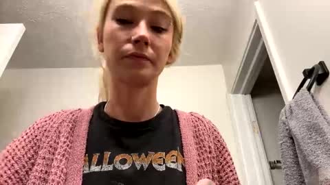 emilywarren296 online show from September 24, 3:00 pm