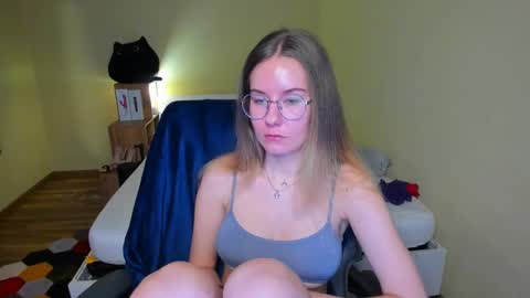 Emily online show from February 14, 8:48 pm