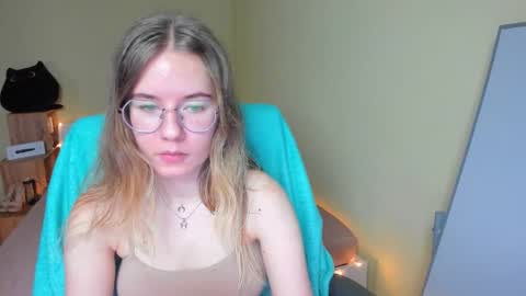 Emily online show from February 4, 9:38 am