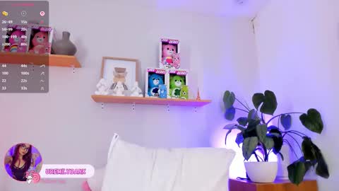 Emily Bank online show from October 18, 8:32 pm