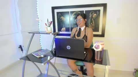 emilyy_cooperr online show from September 11, 12:27 pm