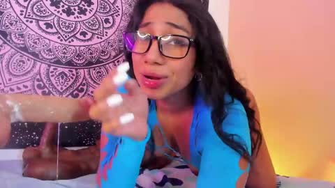 emilyy_walker online show from June 3, 2:44 pm