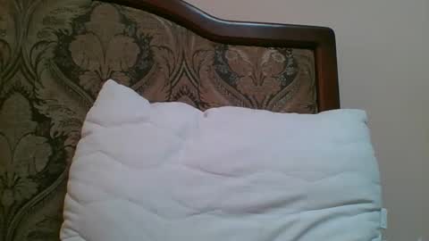 emma_991 online show from January 20, 9:35 am