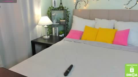 emma__peach online show from June 25, 7:35 am