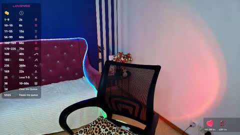 emma__rosss online show from March 29, 2:43 am