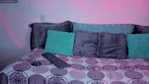 emma__smiith online show from September 16, 2:14 pm