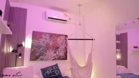 Alice online show from October 3, 12:32 pm