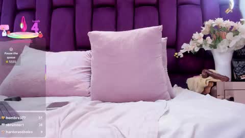 pau online show from December 14, 9:42 pm