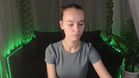 emma_chaser online show from December 17, 1:44 am