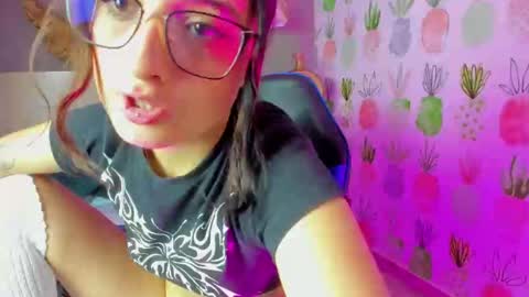 E M M A online show from March 11, 2:38 am