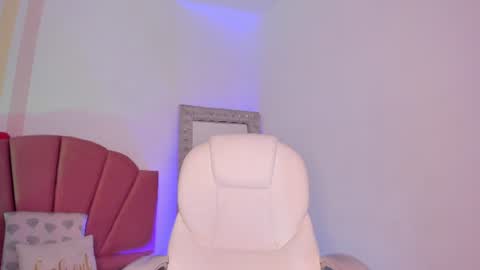 Emma  online show from July 1, 8:52 pm