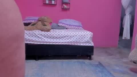 whises lits        online show from February 8, 12:50 pm