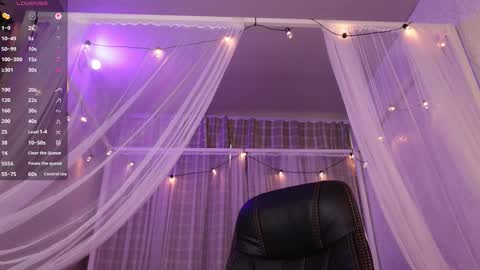 Emma online show from March 4, 10:49 pm