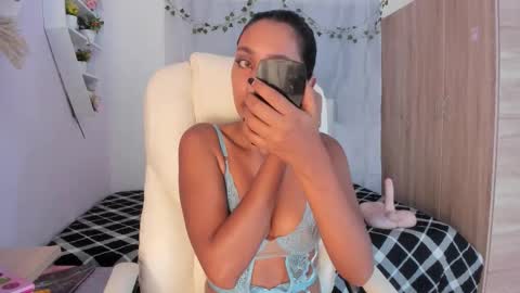 Emma online show from November 14, 8:42 pm