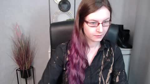 emma online show from February 25, 9:31 am