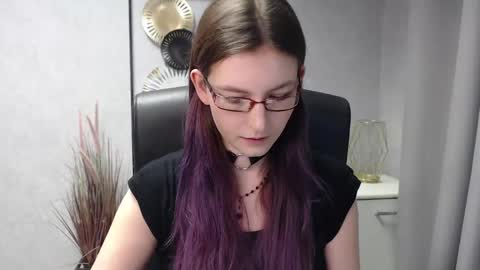 emma online show from December 12, 7:30 am