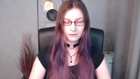 emma online show from December 10, 6:33 am