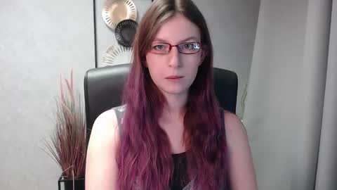 emma online show from December 30, 8:43 am